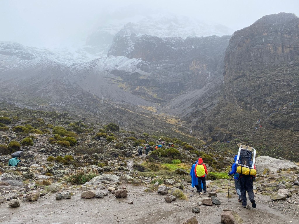 沒爬過百岳的我，去了非洲的吉力馬札羅 <Day5: 蜘蛛人日>